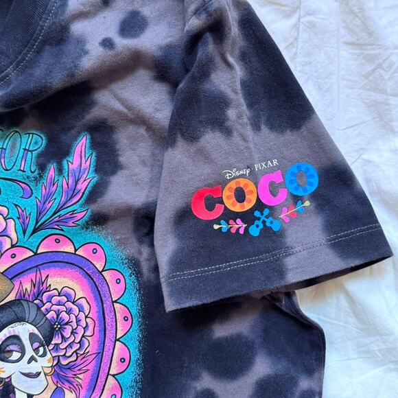 Disney coco tie dye graphic tee sz xs hector Imelda Rivera romantic grunge fall - Picture 5 of 8